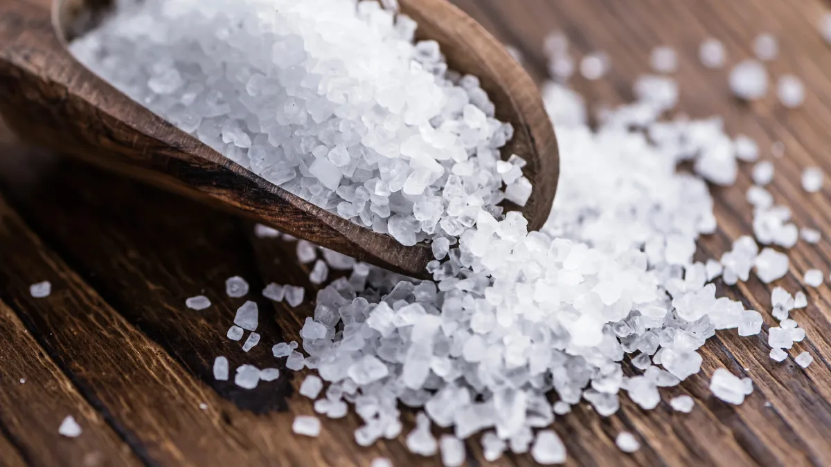 טעיתם כל השנים: ההבדל האמיתי בין מלח כשר למלח ים