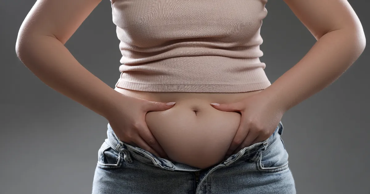בטן נפוחה: הסיבות הנסתרות שלא קשורות לאוכל והפתרונות שבאמת עובדים