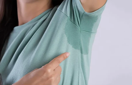 הגורם הסודי שמחמיר הזעה בבית השחי - כך תפסיקו אותה בדרך טבעית