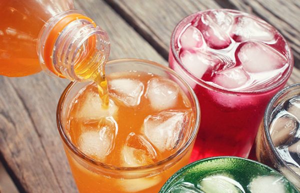 5 המחלות העיקריות שנגרמות משתיית משקאות קלים