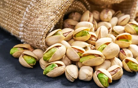 6 עובדות בריאותיות על פיסטוקים (כולל ערכים תזונתיים)